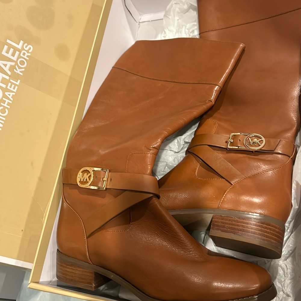 MK used tan boots size 10